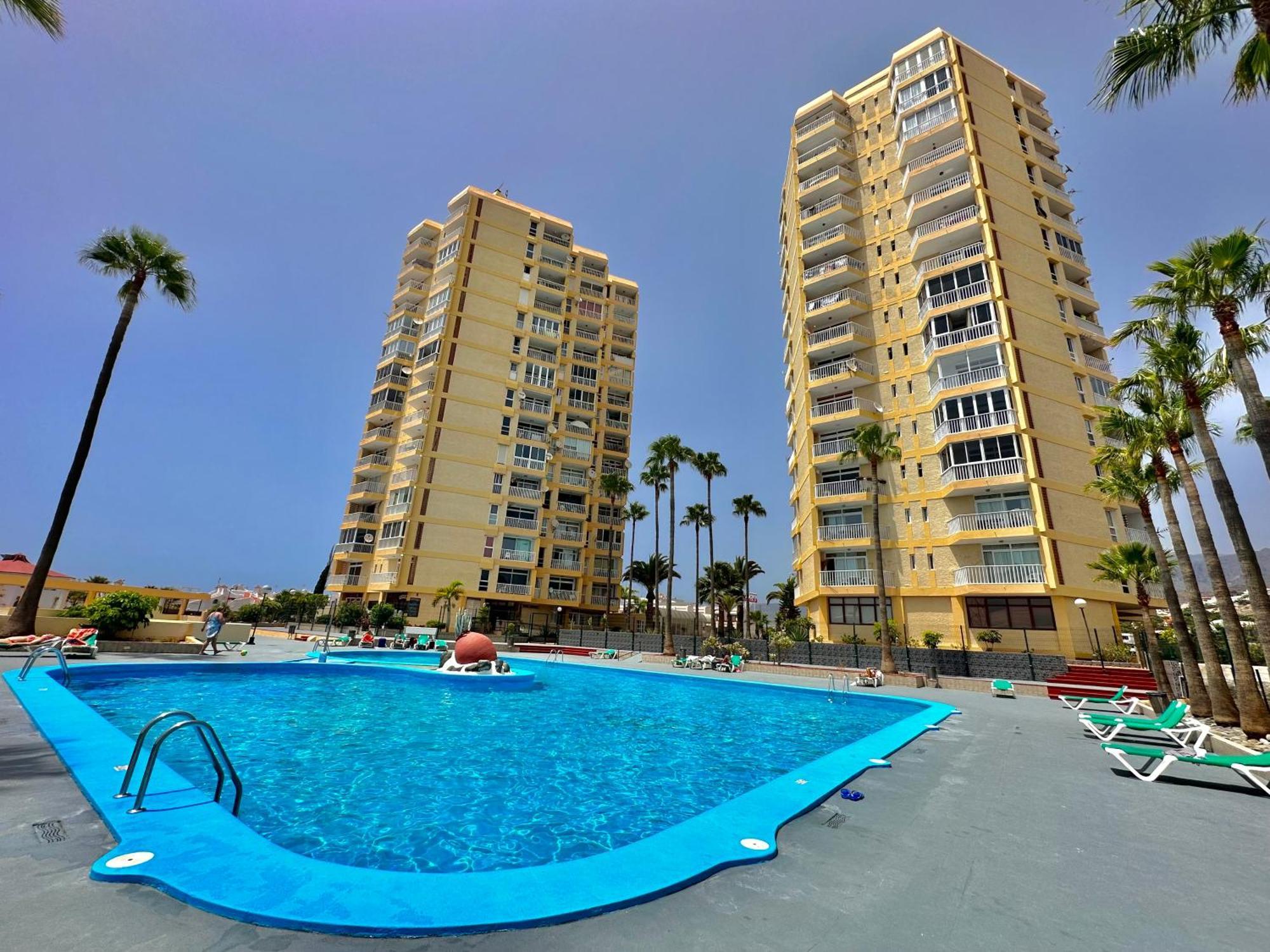 Torres De Yomely - M13e Playa de las Americas (Tenerife)